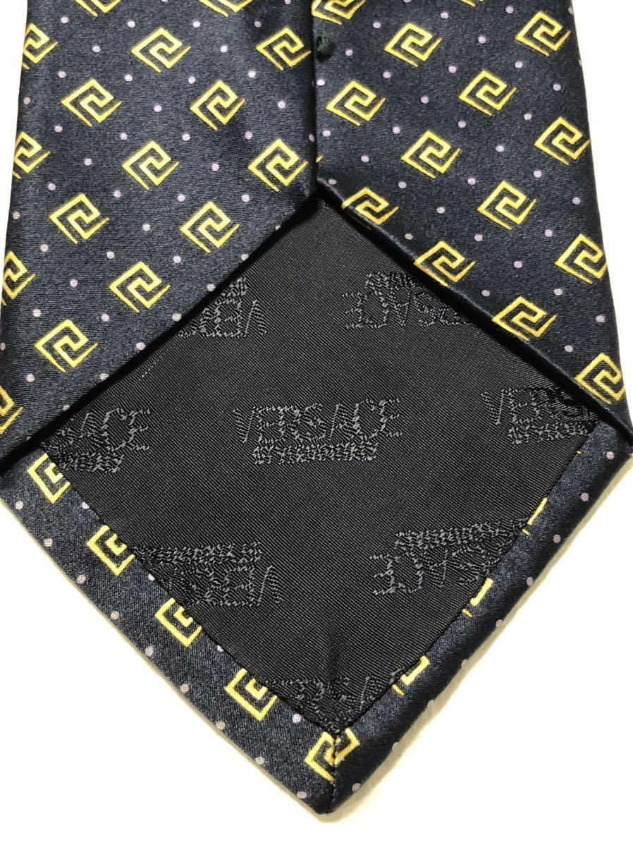 # beautiful goods #GIANNI VERSACE Gianni Versace necktie Greece . writing total pattern mete.-sa silk 100% made in Japan navy × Gold 