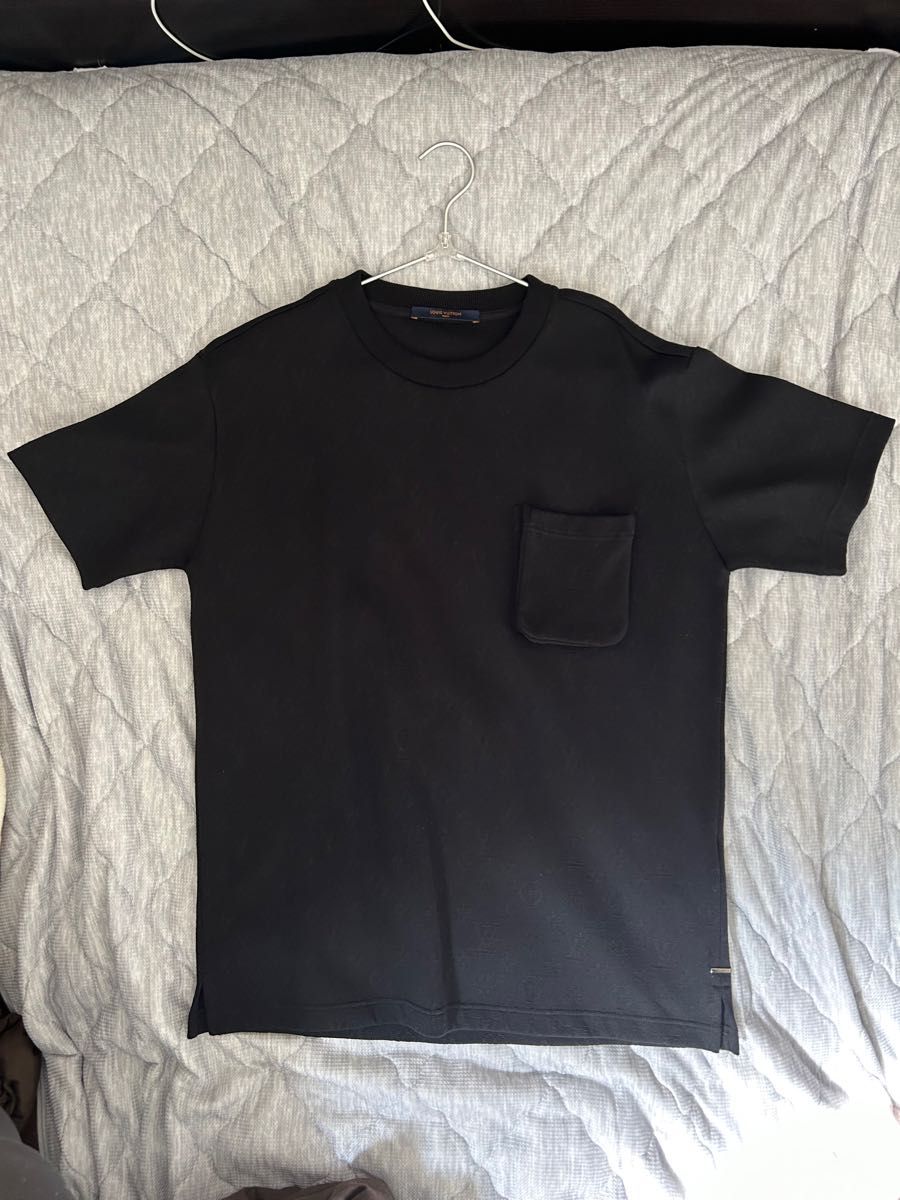 ルイヴィトン　LOUIS VUITTON ほぼ新品　シグネチャー3DポケットモノグラムTシャツ　1A5VI9 メンズ　Mサイズ