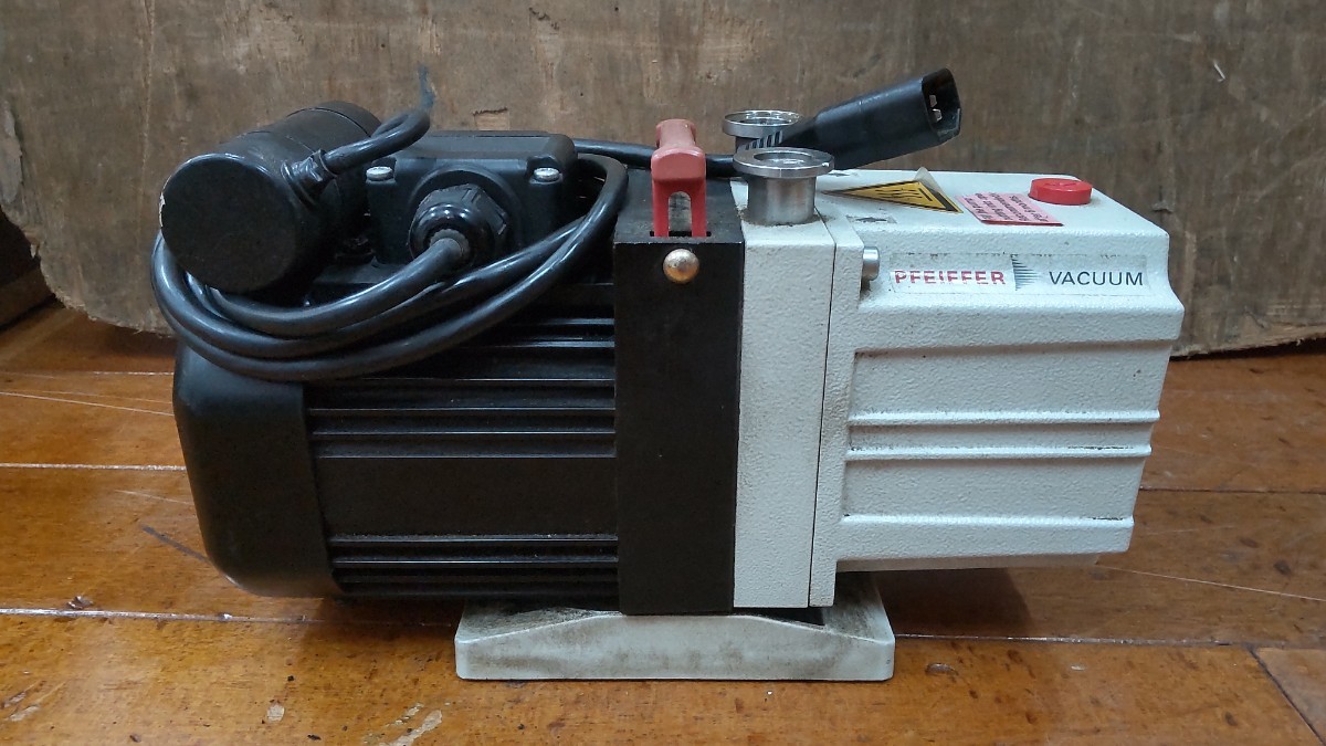最新エルメス HK1441 PFEIFFER VACUUM ポンプ DUO 2.5 通電OK その他