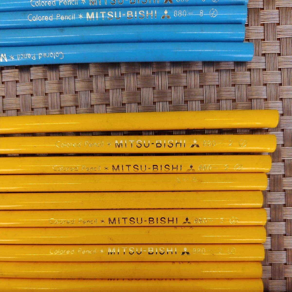 三菱鉛筆　2B６本 水色　４本　黄色１０本 合計２０本セット新品未使用箱入り_画像5