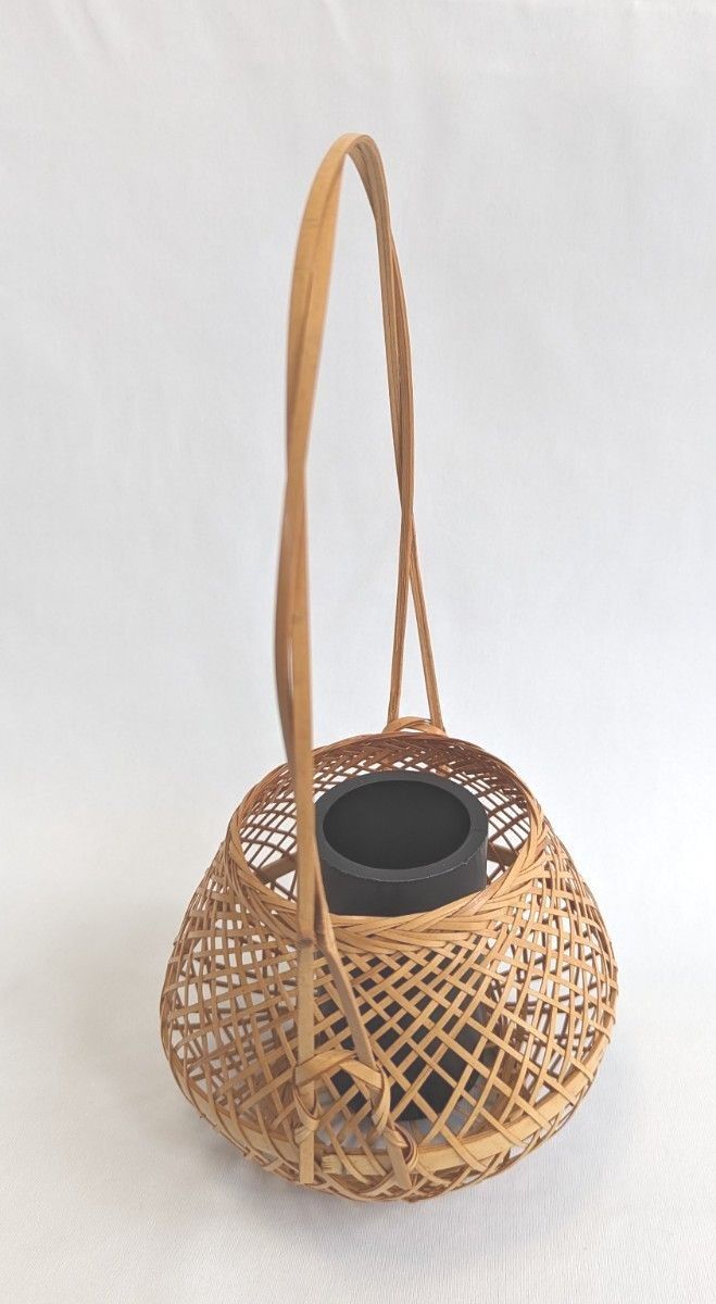 花籠 花入 竹細工 工芸品 茶道具 おまけ付き 花かご 手持ち付き 花籠 花入れ 竹細工 竹工芸 茶道具 竹籠