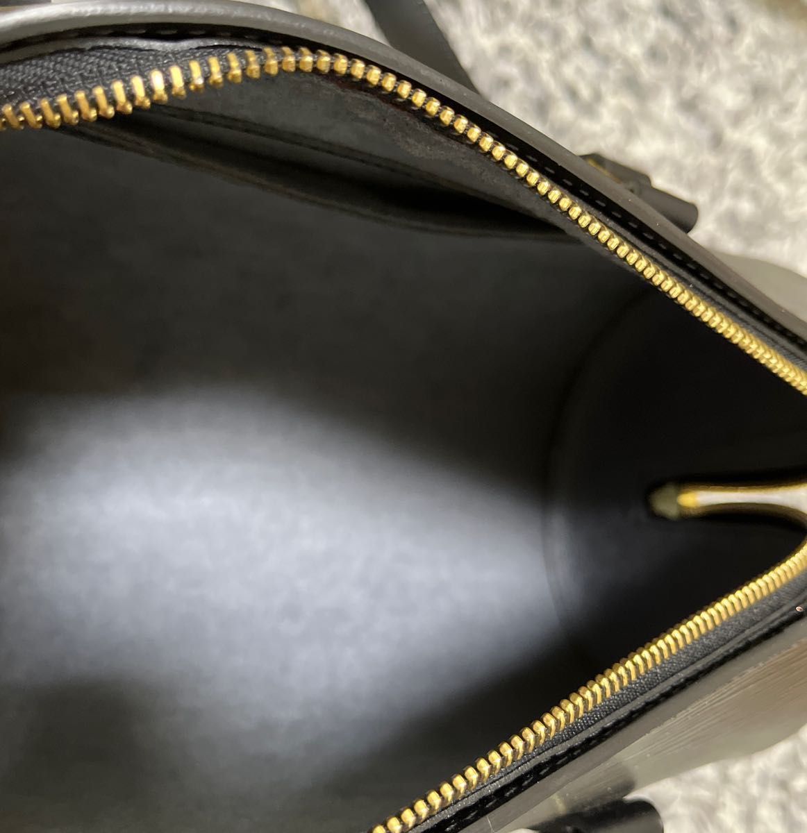 極美品【バッグ】LOUIS VUITTON ルイヴィトン エピ スフロ M52222 黒