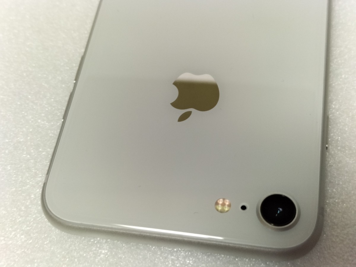 極上美品 SIMフリー iPhone 8 256GB シルバー silver バッテリー新品