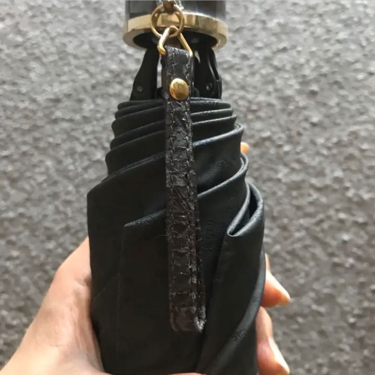 CELINE セリーヌ 折りたたみ傘 雨傘 ブラック|Yahoo!フリマ(旧 CELINE セリーヌ 折りたたみ傘 雨傘 ブラック|Yahoo!フリマ(旧