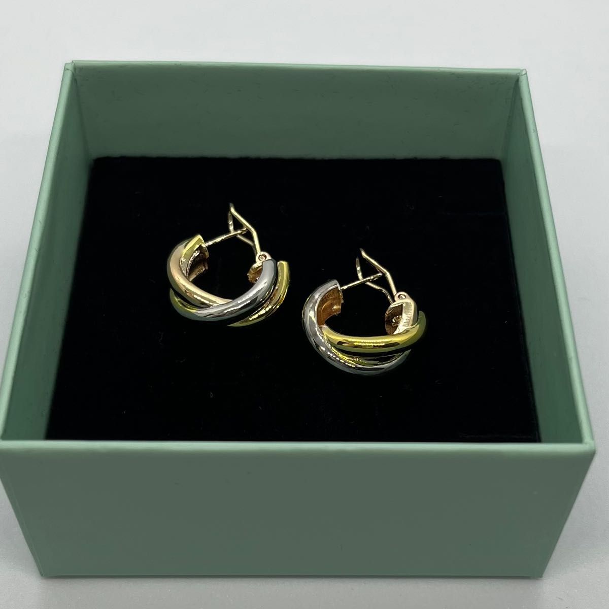 新品】ピアス トリニティピアス スリーカラーピアス 登坂広臣 新品】ピアス トリニティピアス スリーカラーピアス 登坂広臣