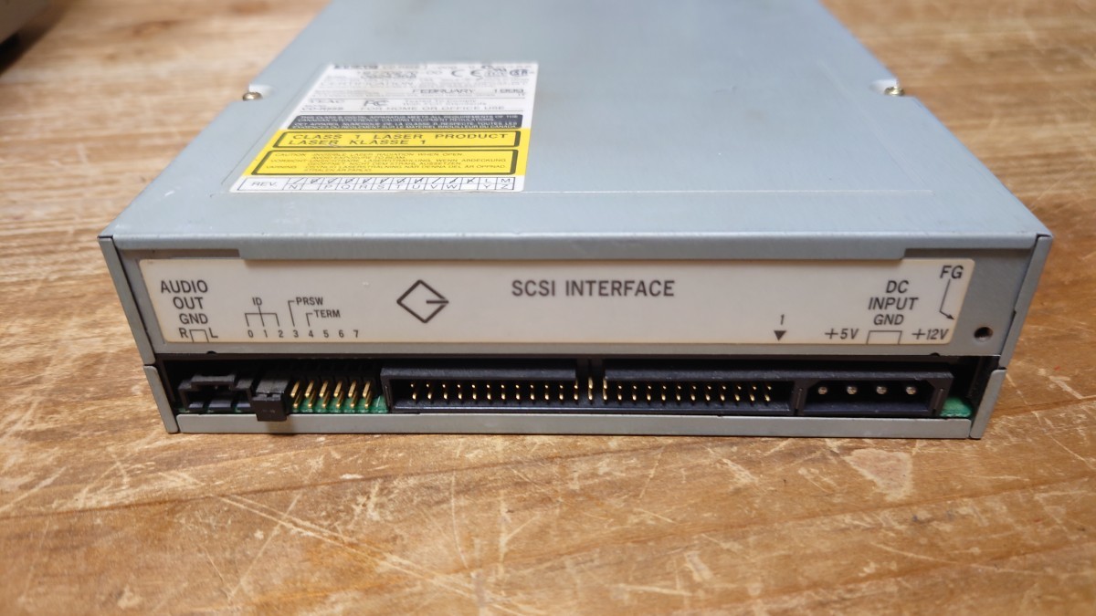 TEAC　SCSI CD-Rドライブ　CD-R55S 未確認ジャンク_画像3