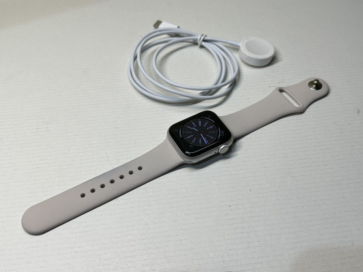 ☆即決 美品 バッテリー100% Apple Watch SE2 40mm シルバー