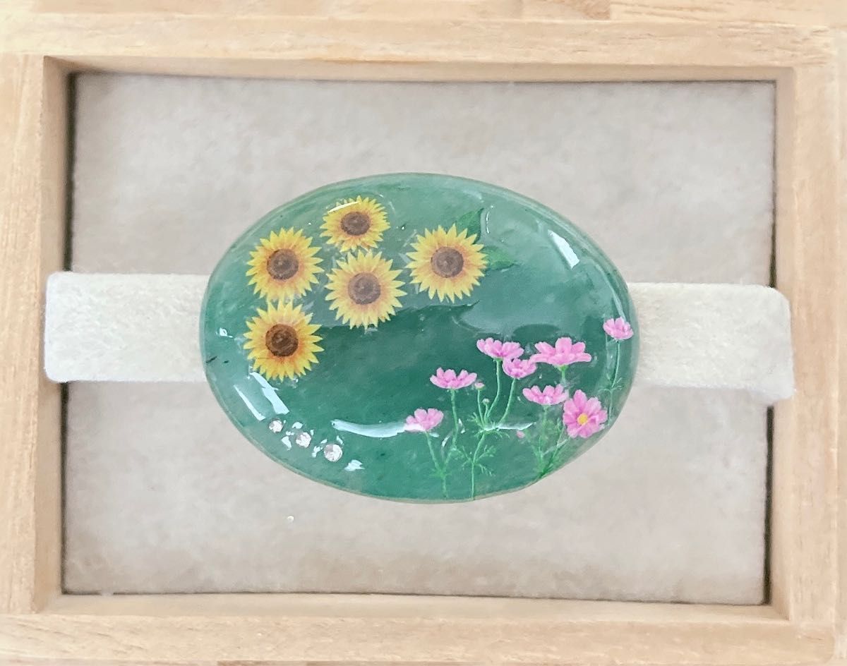★〜天然石 グリーンアペンチュリン 向日葵と秋桜 帯留め40×30〜★