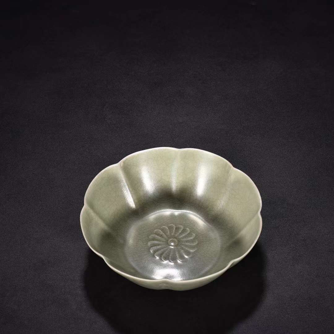 オンラインショップ 唐物 菊花文碗 輪花 青釉 汝窯 宋時代 中国美術 直径 高さ5.5cm 宋