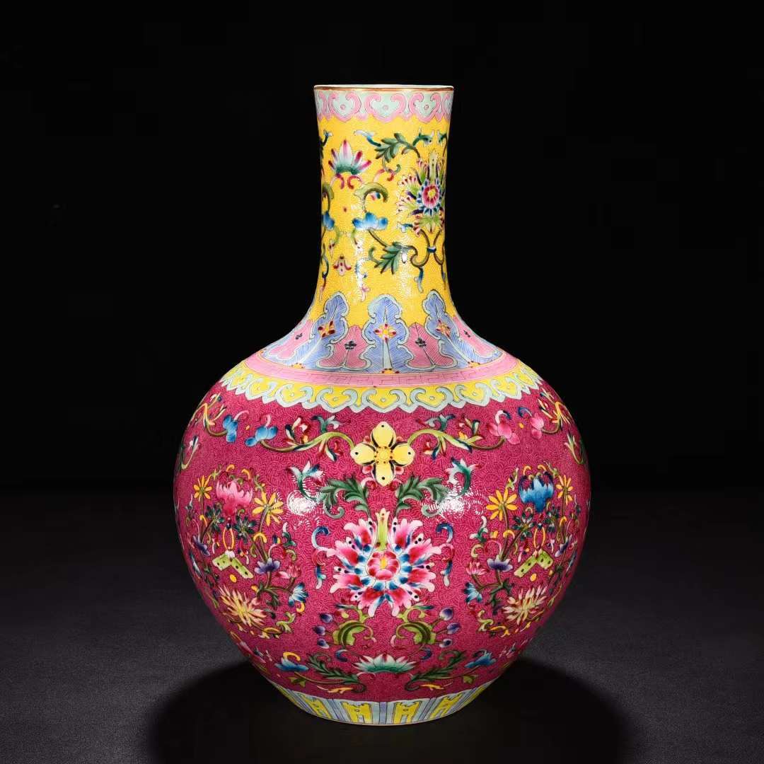 清時代乾隆年製紅地軋道花卉文天球瓶唐物中国美術高さ39cm 直径