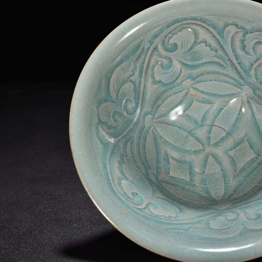 宋時代 汝窯 天青釉 刻蕉葉花卉文鉢 斗笠碗 唐物 中国美術 工芸品 高さ6.3cm 直径16.5cm【HB509】_画像5