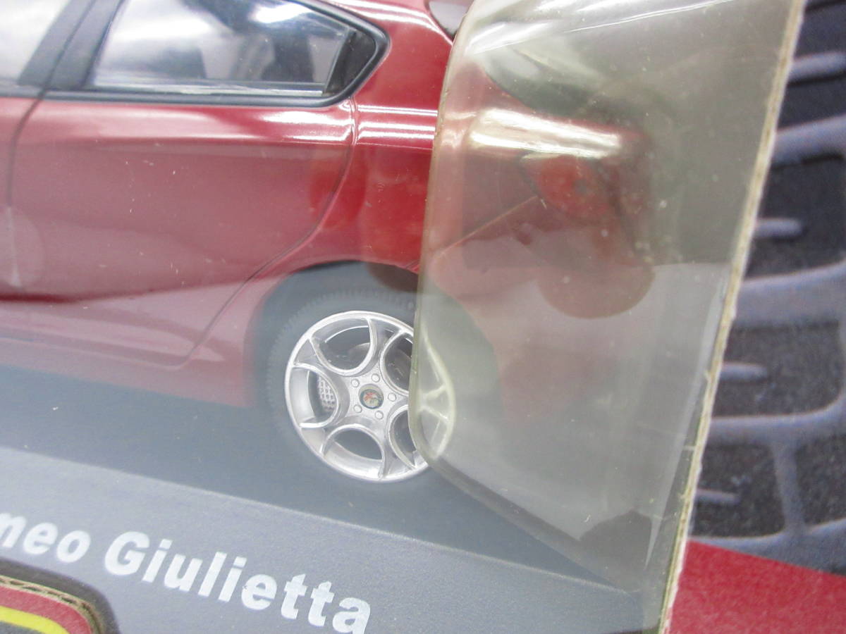 1/24 アルファロメオ ジュリエッタ Alfa Romeo Giulietta ディーラー正規ライセンス品 ミニカー　ソリッドレッド_画像3