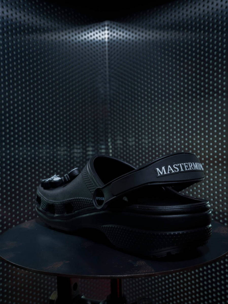 【送料無料★匿名配送★新品】mastermind JAPAN × Crocs サンダル黒x黒 25cm/マスターマインド クロックス_画像2