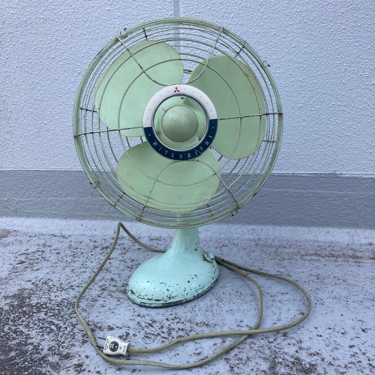 動作品】三菱 MITSUBISHI ライトグリーン レトロ扇風機 床置き 3枚羽