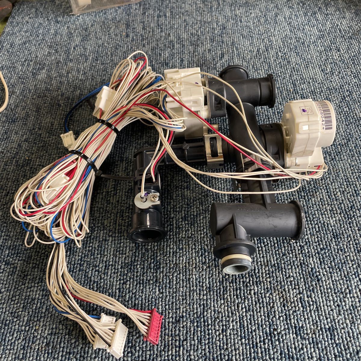 【当店限定販売】 回転動作確認 三菱電機 ヒートポンプ給湯機 SRT-HPT37WUX5 給湯用電動混合弁 ふろ用電動混合弁 NSAE001N08 エコキュート ミキシング 給湯設備 【当店限定販売】 回転動作確認 三菱電機 ヒートポンプ給湯機 SRT-HPT37WUX5 給湯用電動混合弁 ふろ用電動混合弁 NSAE001N08 エコキュート ミキシング 給湯設備