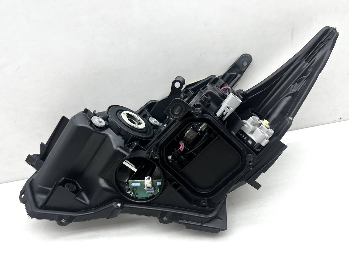 即決 プリウス G's ZVW30 後期 / HID トヨタ 純正 右 ヘッド 即決 プリウス G's ZVW30 後期 / HID トヨタ 純正 右 ヘッド