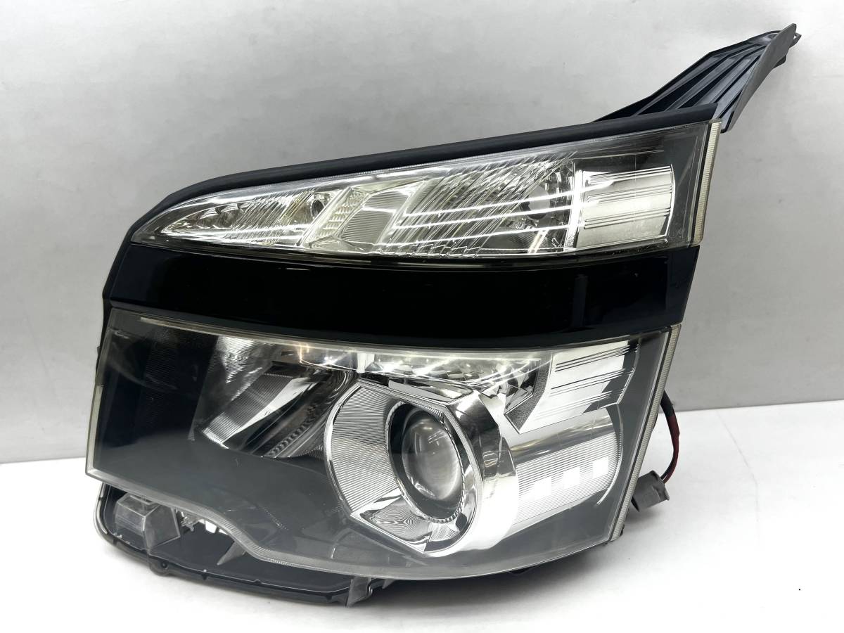 即決 ヴォクシー 70 後期 / HID トヨタ 純正 左 ヘッドライト 即決 ヴォクシー 70 後期 / HID トヨタ 純正 左 ヘッドライト