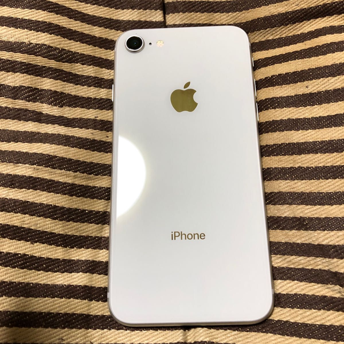 極美品iPhone 8 64GB SIMフリー シルバー｜PayPayフリマ