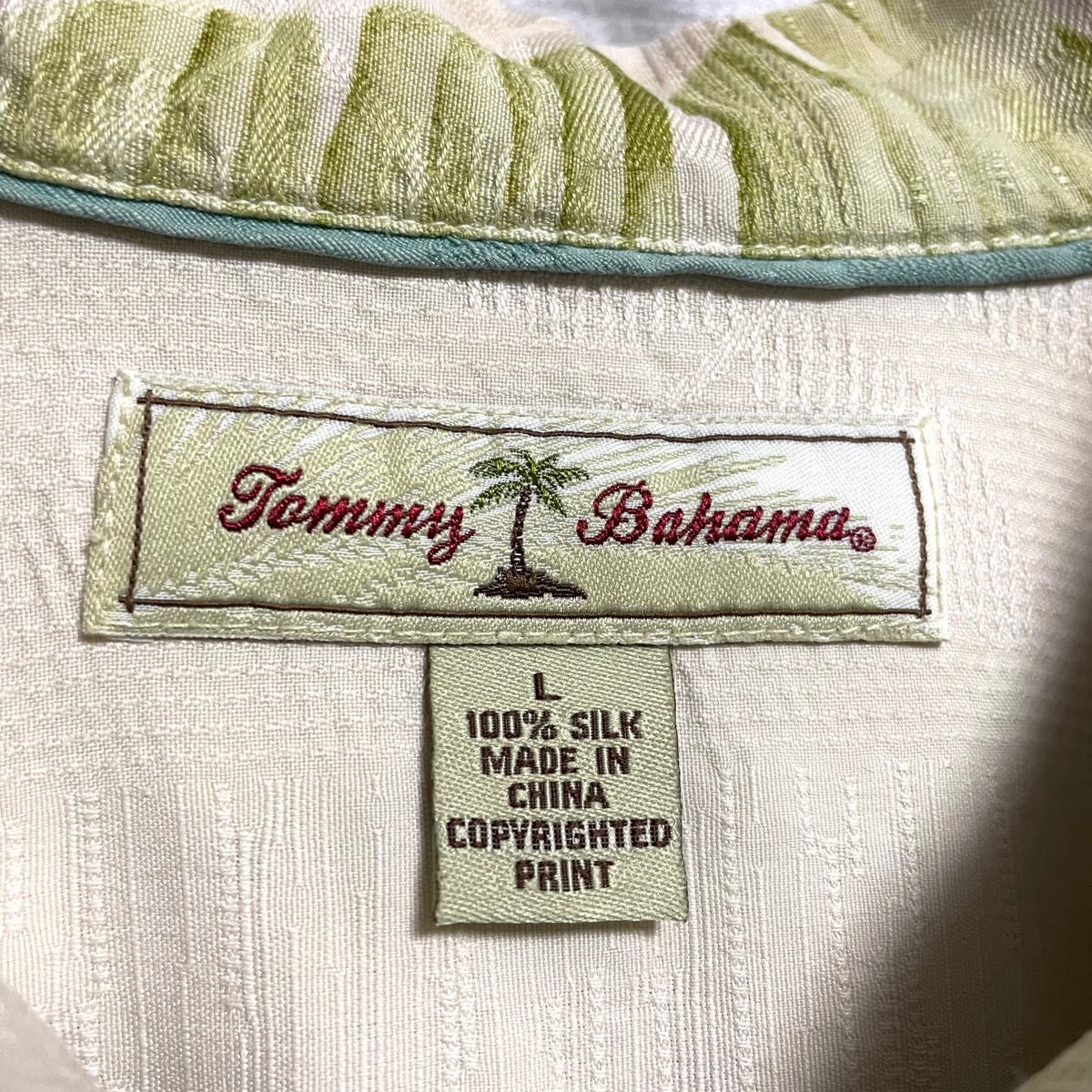 【Tommy bahama】トミーバハマ　シルク100% 半袖シャツ　アロハシャツ　カジュアルシャツ　花柄　木ボタン　大きいサイズ
