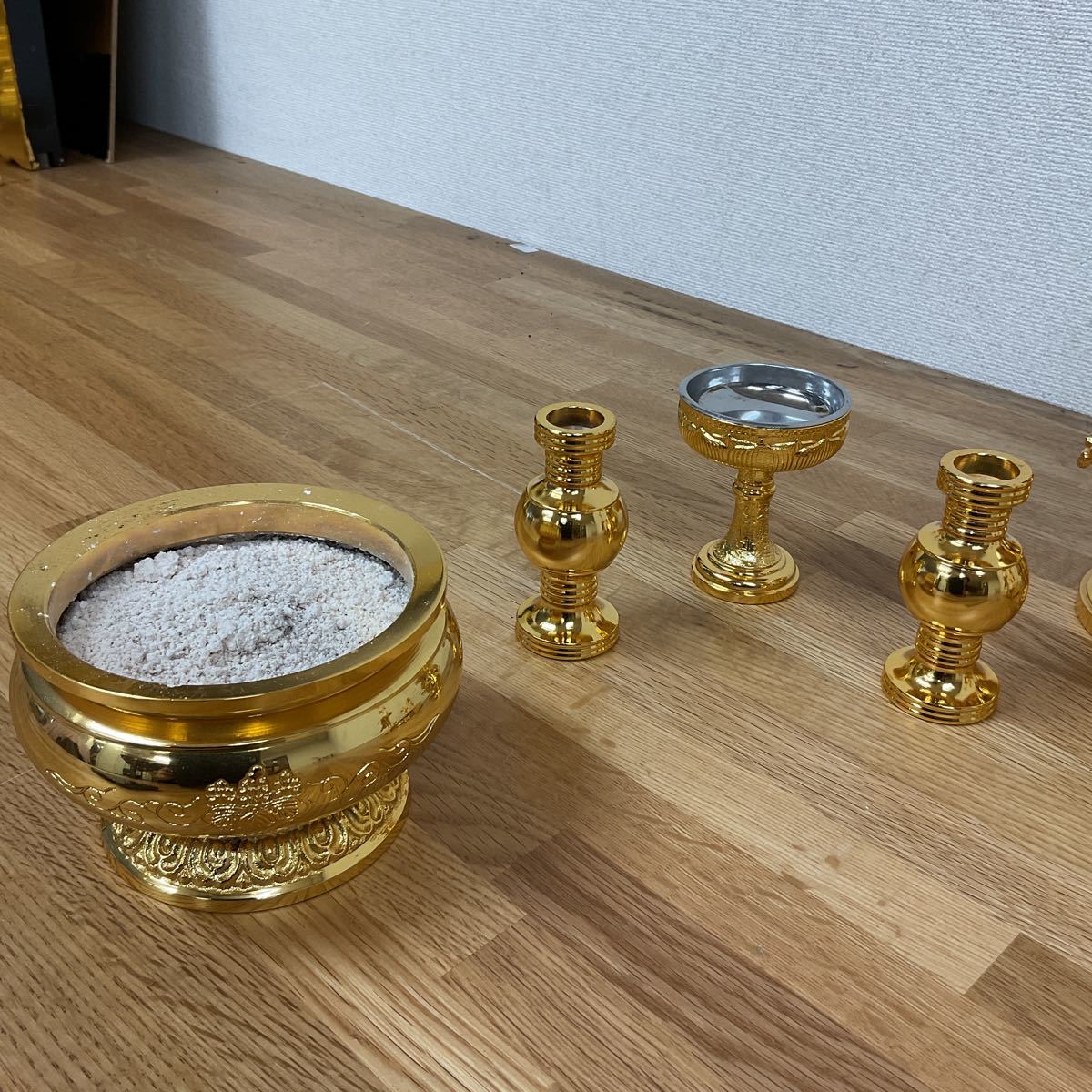 Bibian 比比昂- 高田派浄土真宗三具足金メッキ4寸高岡製真鍮製 Bibian 比比昂- 高田派浄土真宗三具足金メッキ4寸高岡製真鍮製