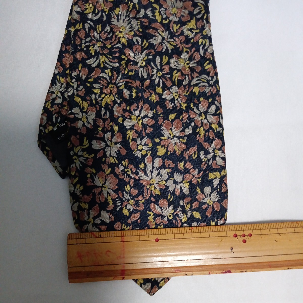 Pierrecardin PARIS 花柄 ネクタイ。断捨離で、実家に有りました。配送料無料。_画像3