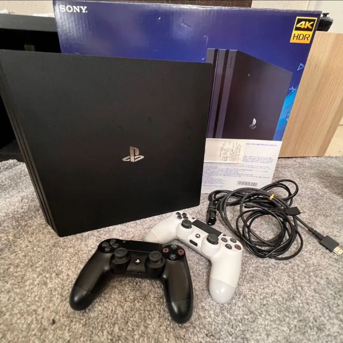 PlayStation4 Pro ジェット・ブラック 1TB コントローラー×2-