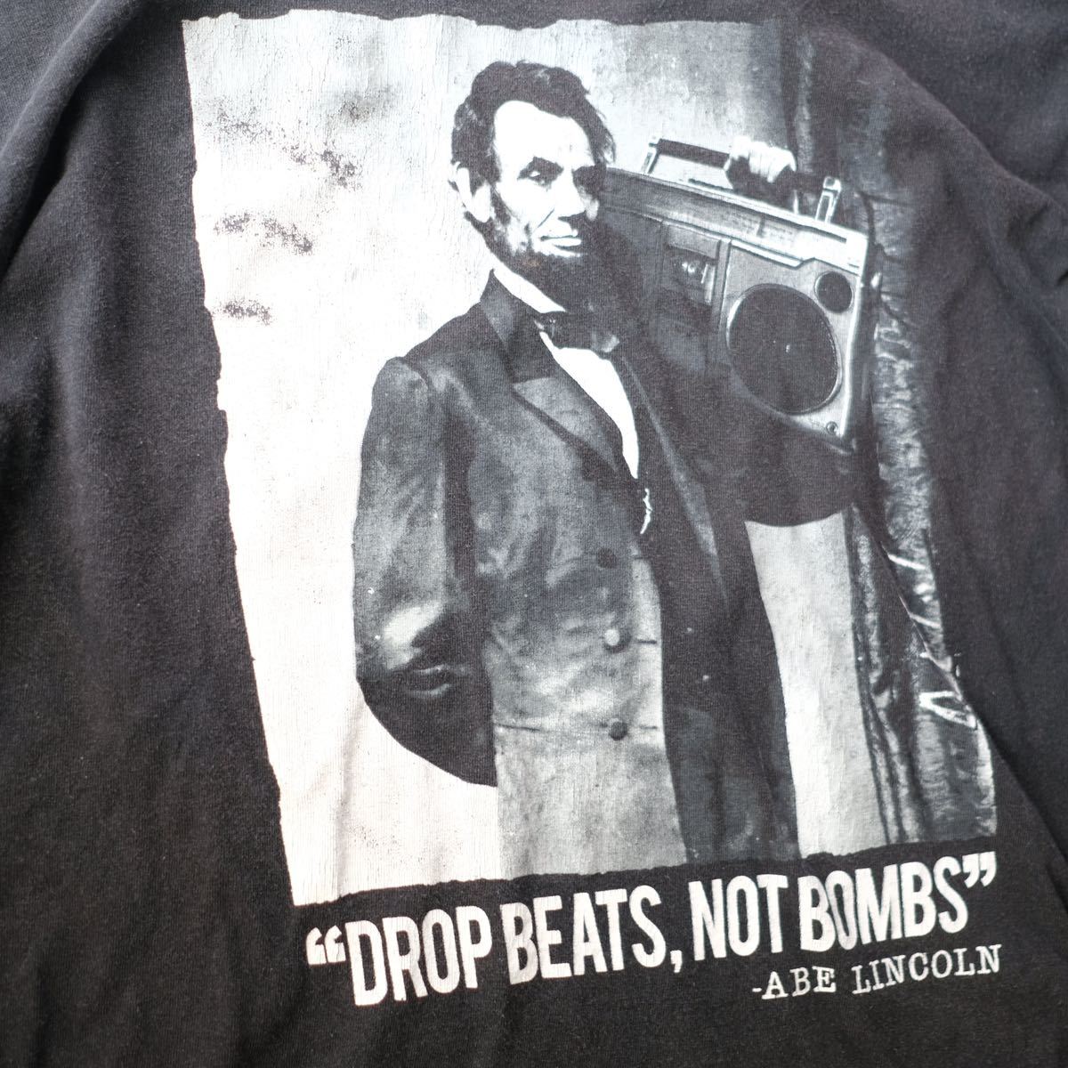 【1990〜2000s】ビンテージ　リンカーン　コラージュ　Tシャツ　アート　古着　USA製　ヴィンテージ 黒ベース_画像2