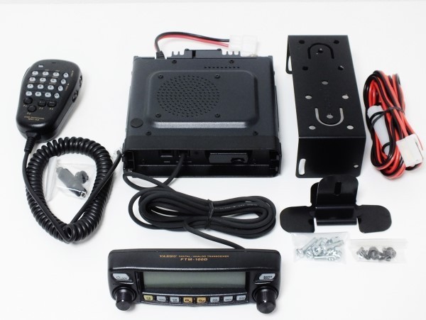 YAESU FTM-100D 144/430MHz帯 デュアルバンド 新スプリアス機 YAESU FTM-100D 144/430MHz帯 デュアルバンド 新スプリアス機