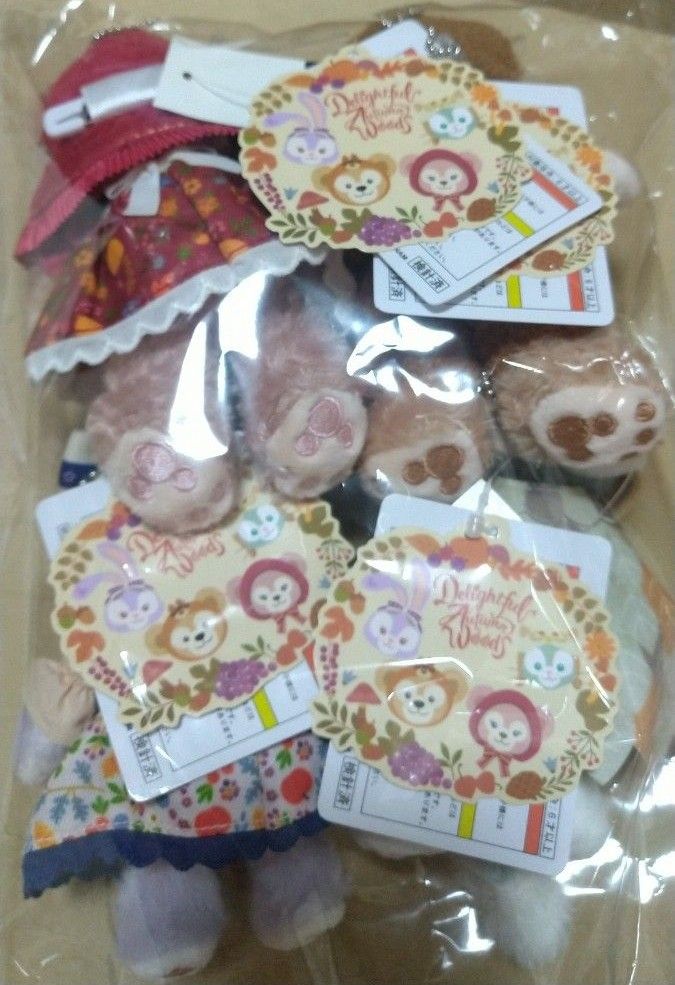 新品未使用タグ付き ディズニーシー 秋のぼうけん ぬいぐるみバッジ ダッフィー シェリーメイ ステラルー ジェラトーニ
