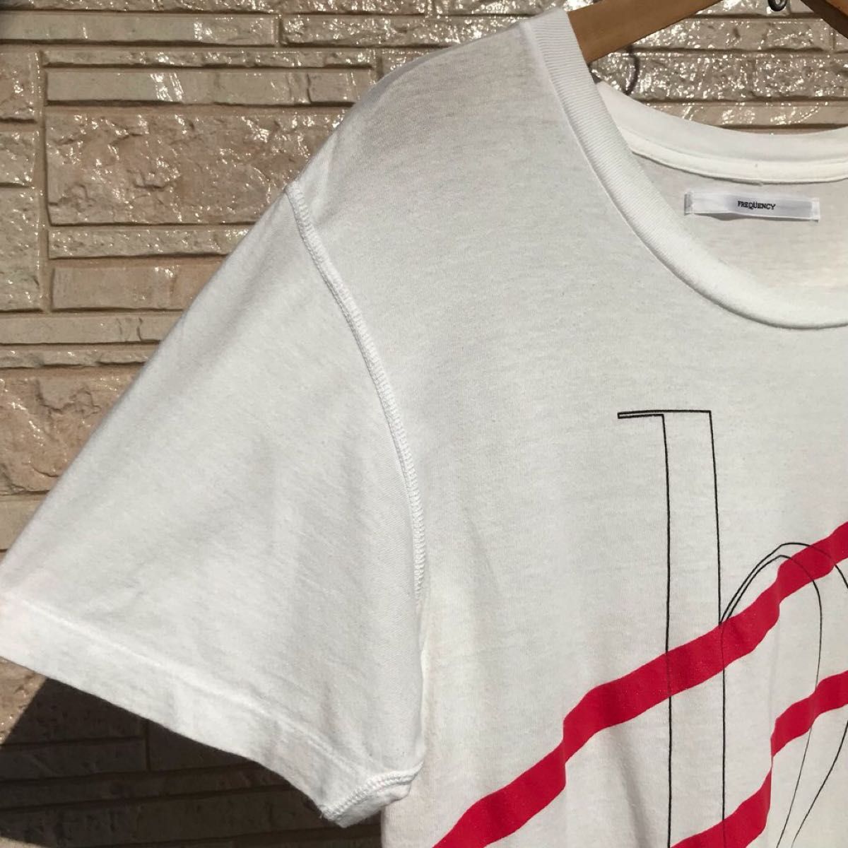 00s　FREQUENCY　日本製　クルーネックT　白Tシャツ　変形ダイアゴナルカット　ラインプリント　極薄手