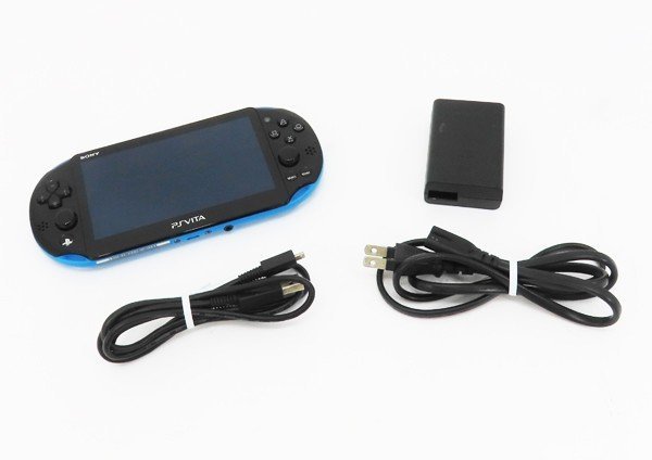 ○【SONY ソニー】PS Vita Wi-Fiモデル + メモリーカード8GB PCH-2000