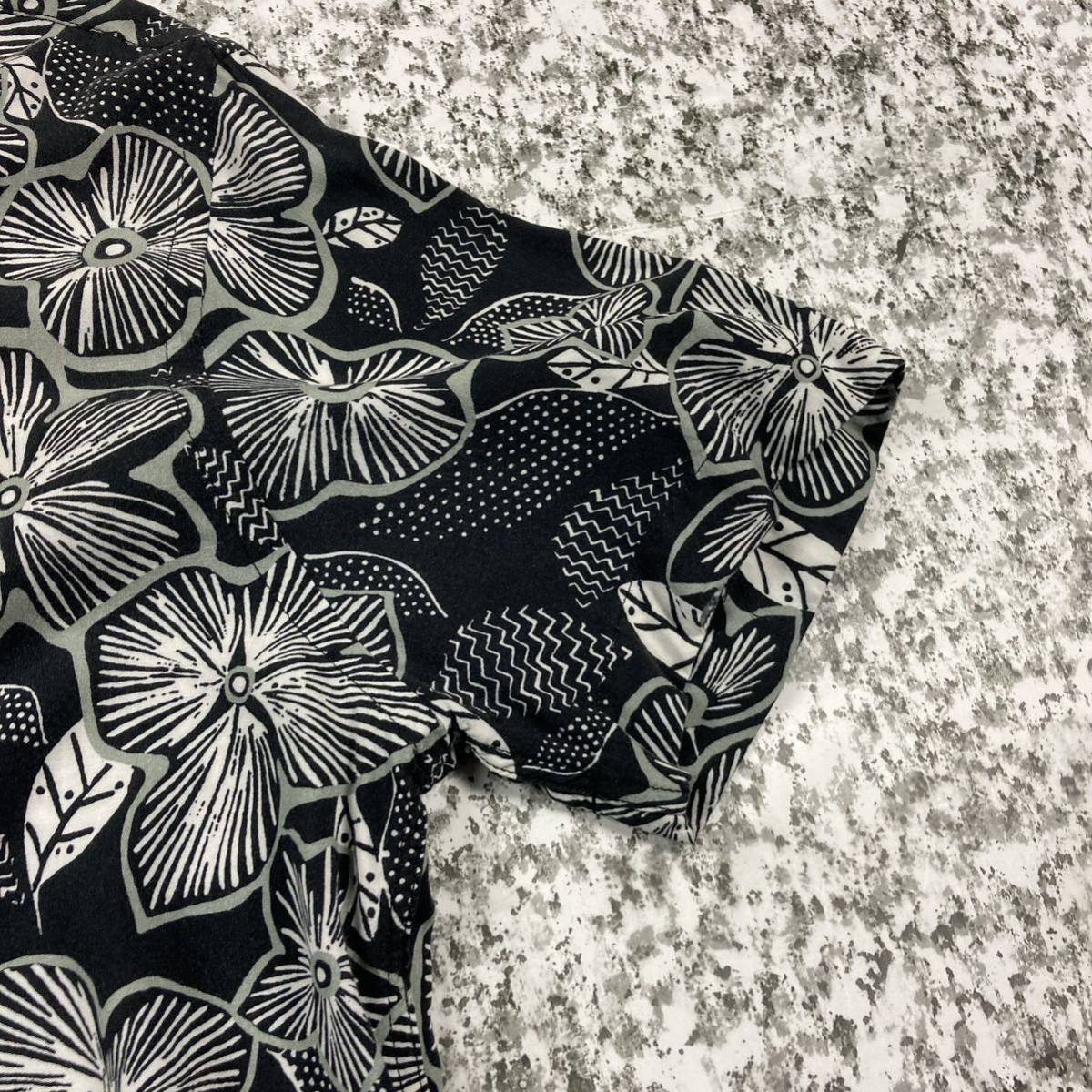 【人気柄】ZARA ボタニカル　花柄　モノトーン　オープンカラー半袖シャツ　ブラック　Mサイズ 柄シャツ アロハシャツ