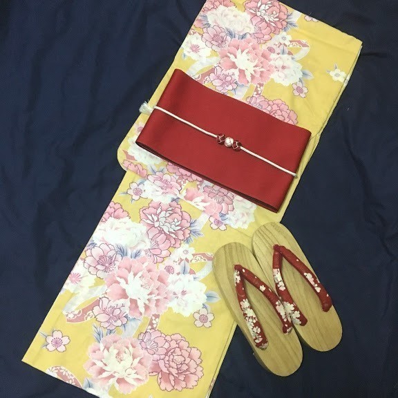上品麗し浴衣★ピンクの牡丹(ぼたん)の花柄　黄色★新品未使用　呉服店購入