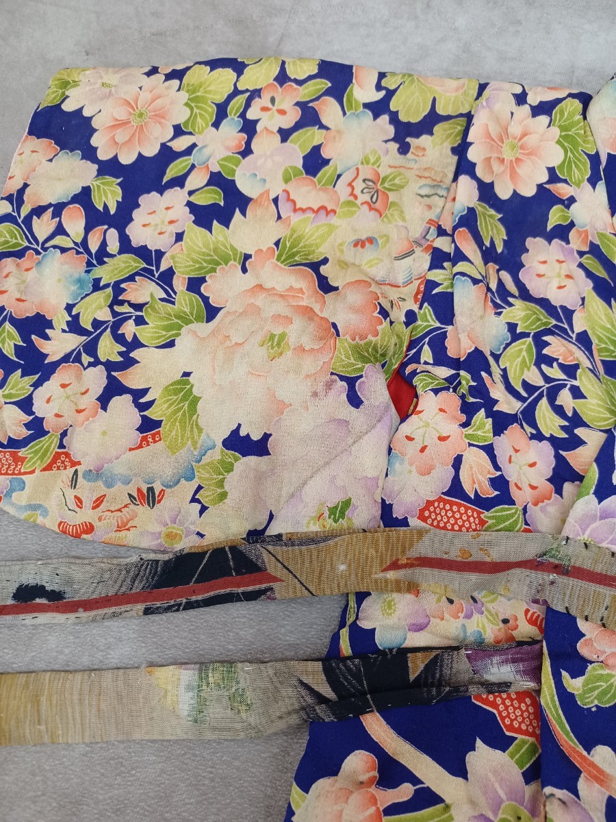  child kimono crepe-de-chine antique cotton entering floral print Japanese clothes Japanese clothes Japan remake flap secondhand goods old cloth hole dirt equipped retro pattern dress length 74cm× width of a garment 30cm