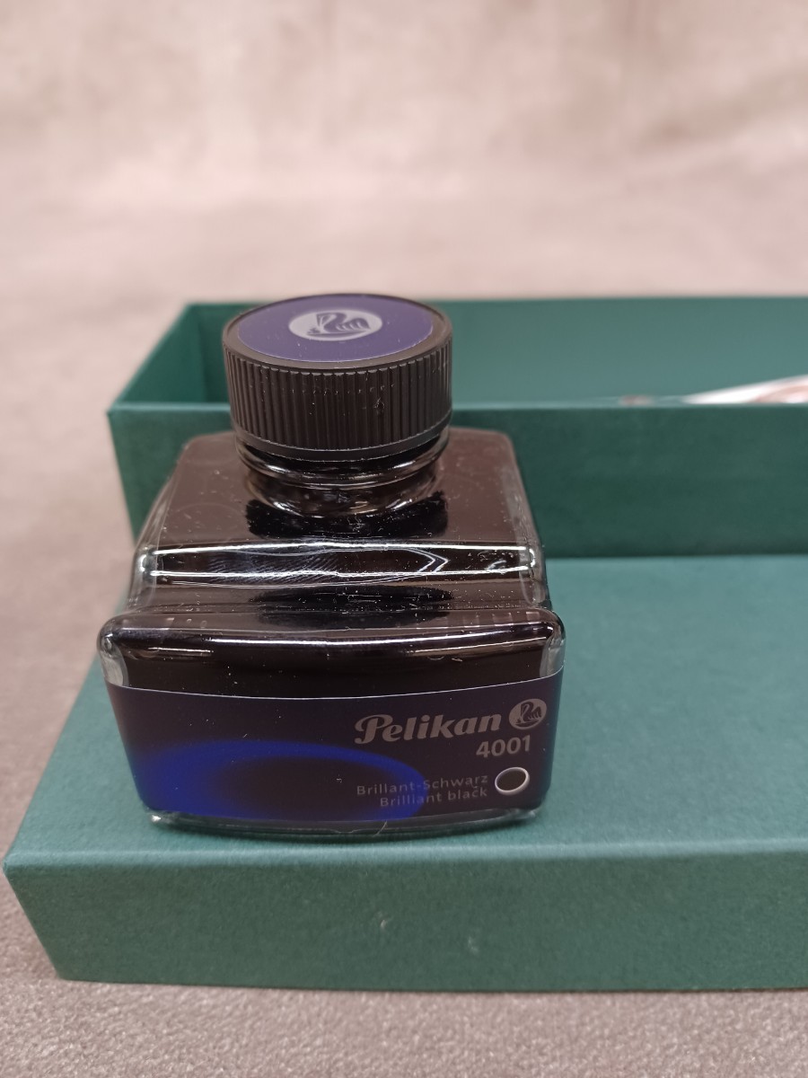 ガラスペン Pelikan 4001 Brilliant black 50m 文房具 アンティーク コレクション 筆記用具 事務用品 雑貨 未使用品？ 奈良発 の画像2