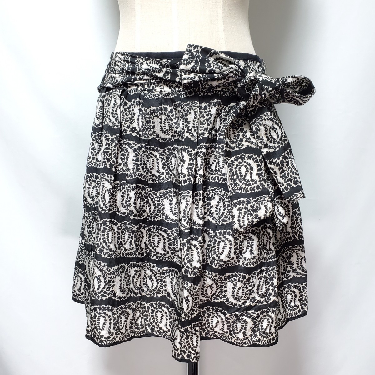 JILL STUART Jill Stuart black group ribbon total pattern miniskirt size 4( approximately XL size ) used goods 