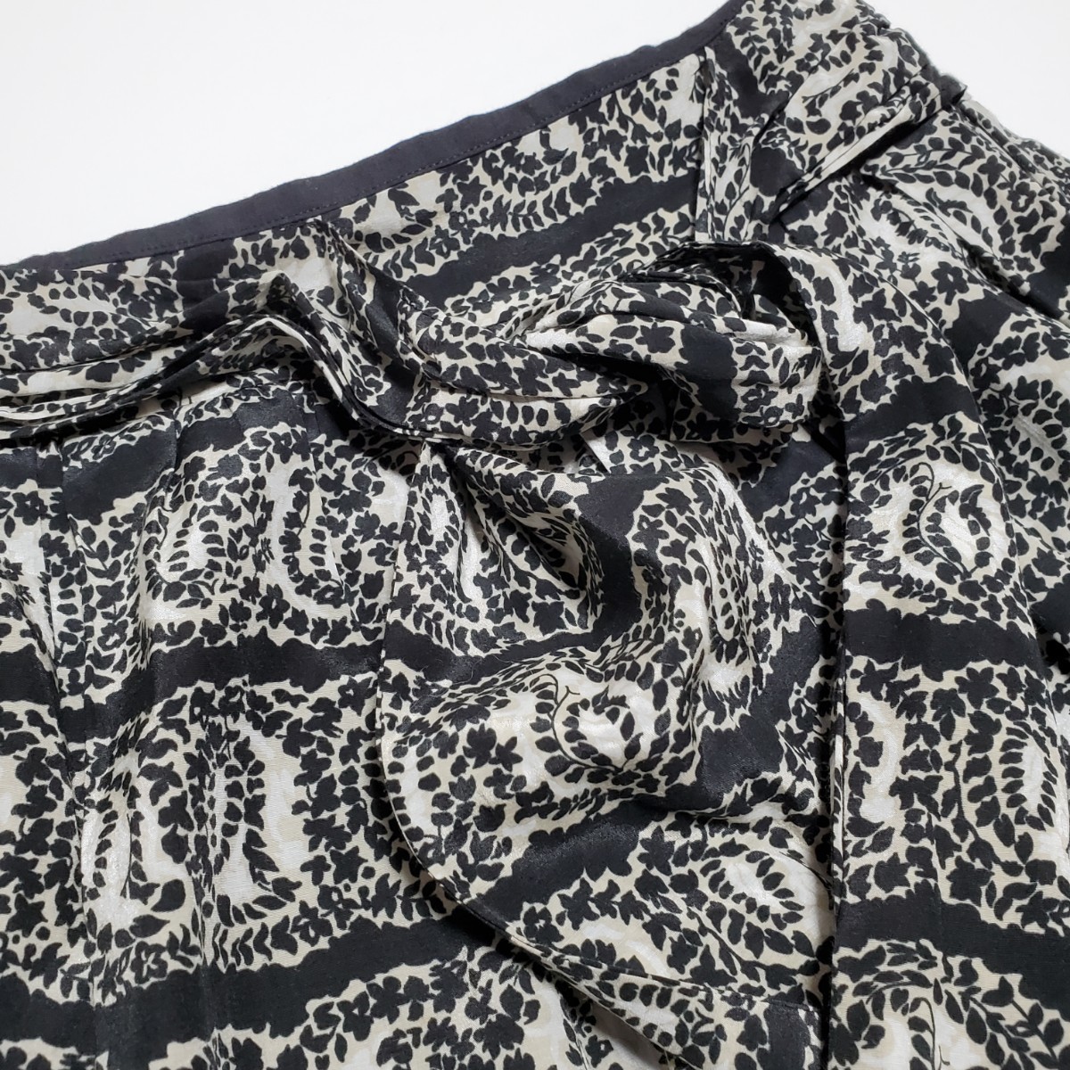 JILL STUART Jill Stuart black group ribbon total pattern miniskirt size 4( approximately XL size ) used goods 