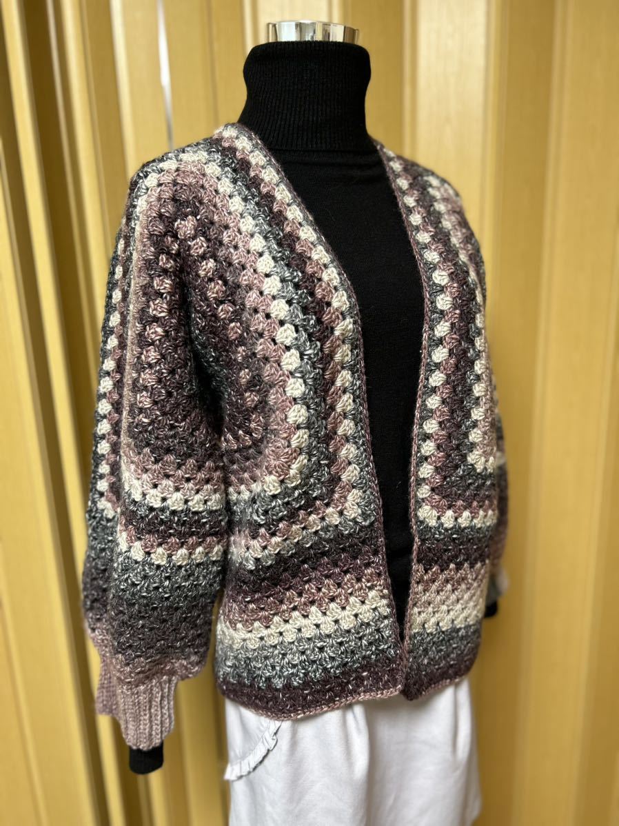 新品 ハンドメイド 手編み グラニー編みのゆったりカーディガン 新品 ハンドメイド 手編み グラニー編みのゆったりカーディガン