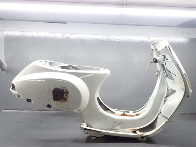 βEG03-4 ピアジオ ベスパ S125 Vespa ZAPM44302 販売書付き！ フレーム 曲り有り！_画像1