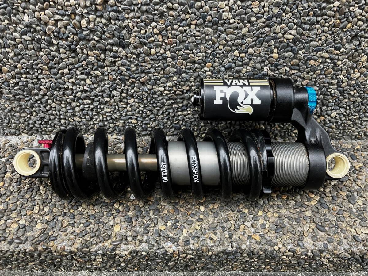 買得 VAN FOX RC スプリング付き 中古 8.5x2.5 216x63mm リア