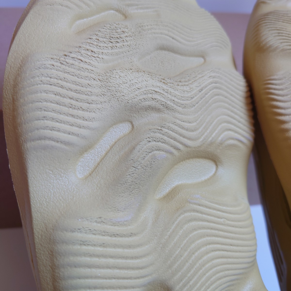 中古品 29.5cm adidas YEEZY Foam Runner Sulfur アディダス イージー フォームランナー サルファー GV6775_画像8