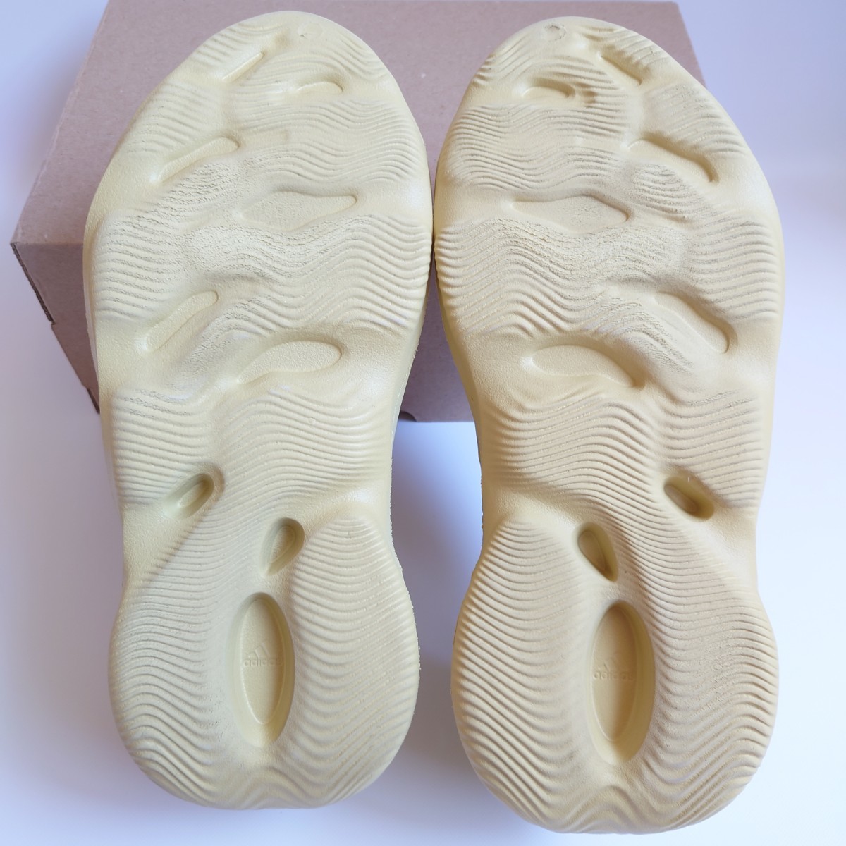  secondhand goods 29.5cm adidas YEEZY Foam Runner Sulfur Adidas Easy foam Runner monkey fur GV6775