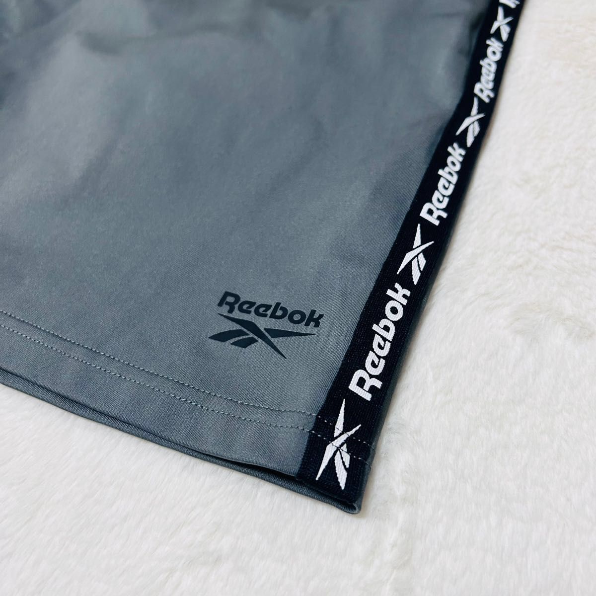 Reebok  ハーフパンツ ショートパンツ　サーフパンツ　ボードショーツ　スイムパンツ　リーボック