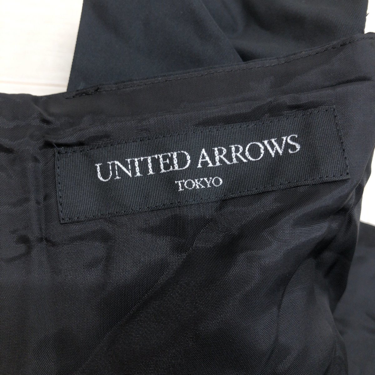 美品 UNITED ARROWS ユナイテッドアローズ フリルドレス ワンピース 40(L) 黒 ブラック フレアスカート 日本製 国内正規品レディース_画像3