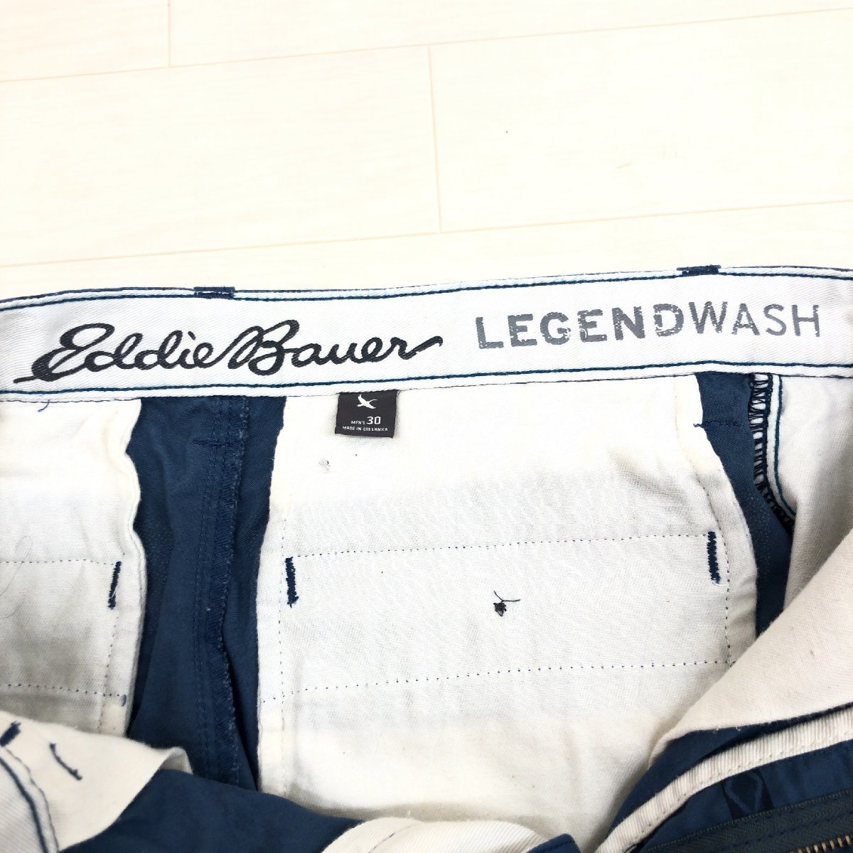 Eddie Bauer エディーバウアー LEGENDWASH ロゴワッペン 総柄 ショーツ 30 w78 紺系 ネイビー系 ハーフパンツ 短パン 国内正規品 メンズ_画像3