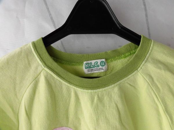 ei-1446　■　K.L.C.　■　子供服　トレーナー　長袖　サイズLL　黄緑　　大きなハートの絵のトレーナー　訳アリ_画像3