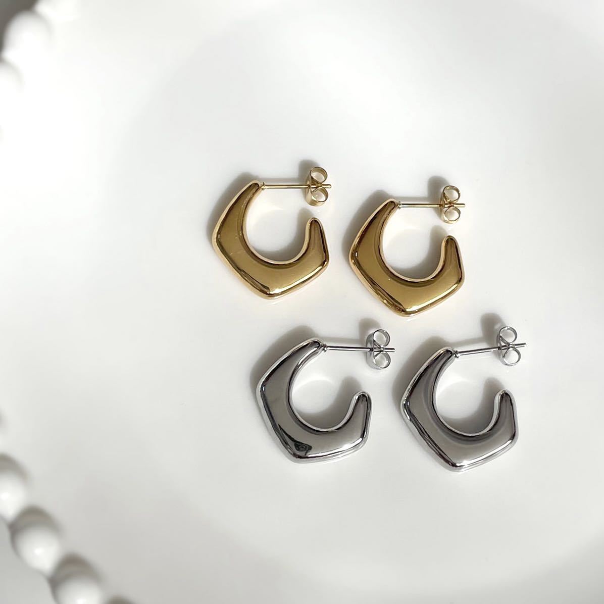  stainless steel Ran bus earrings | Gold 