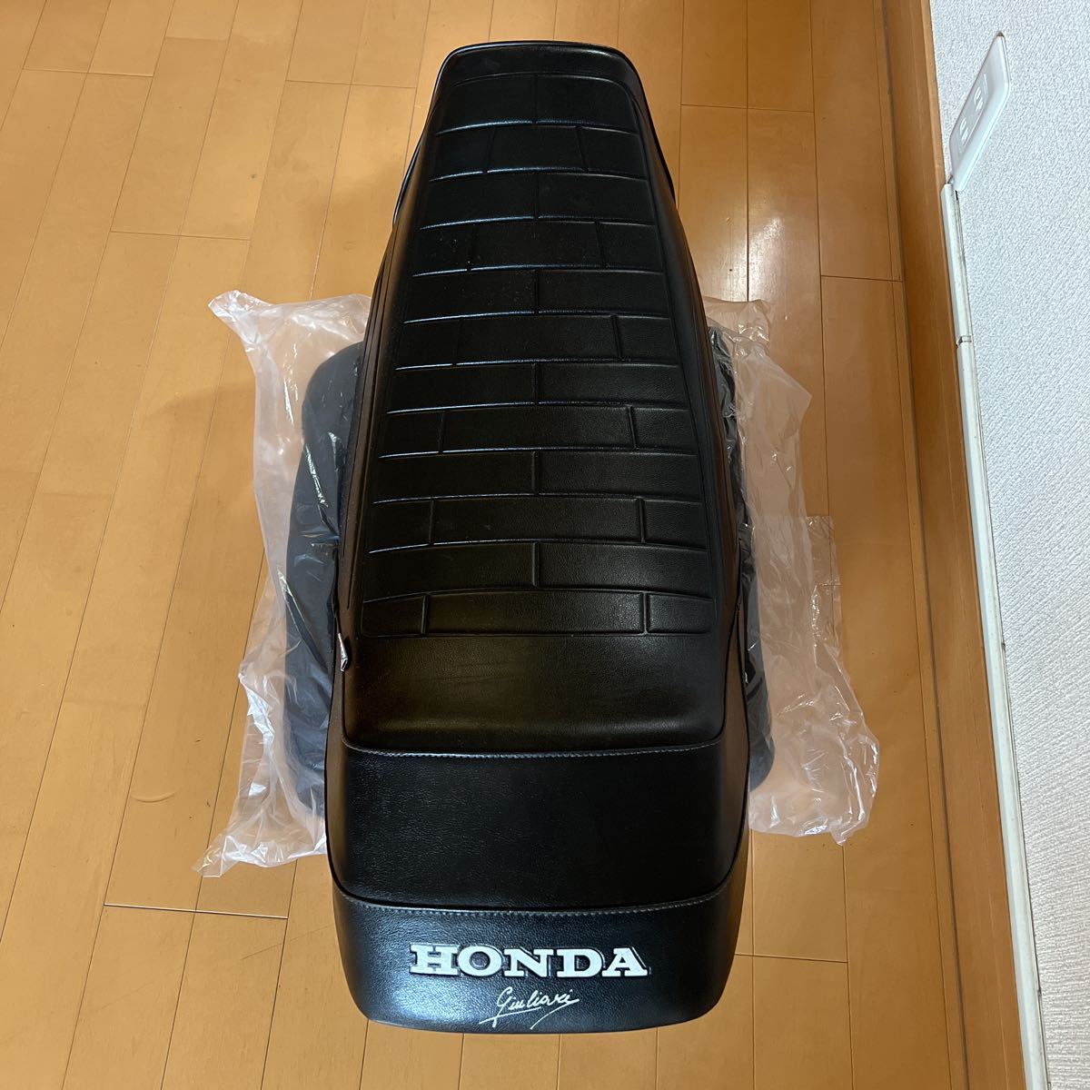 テレビで話題】 cbx400f ジュリアーリシート パーツ