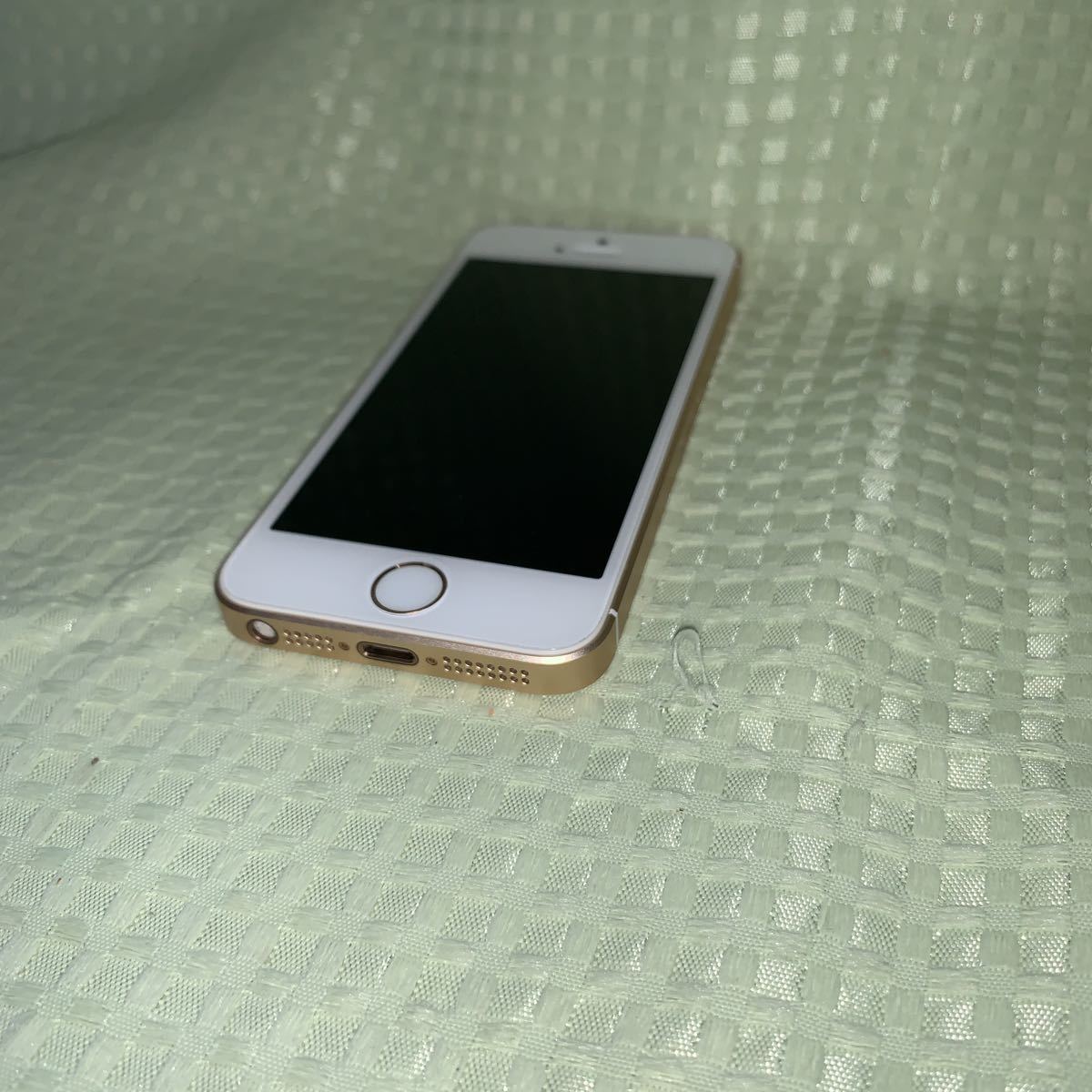 iPhone SE 1st ジャンク品　新品バッテリー(社外品)、交換工具付き_画像3