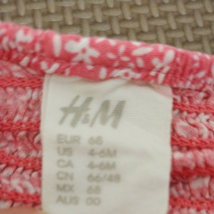 H&M　4-6M  サイズ60-70くらい　半袖Tシャツ　チュニック　ワンピース【★おまとめ割引★300円のお品物2枚で450円】
